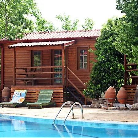לינה וארוחת בוקר Kas Doga Park Hotel
